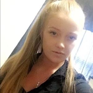 Meet your Posher, Chrysilla